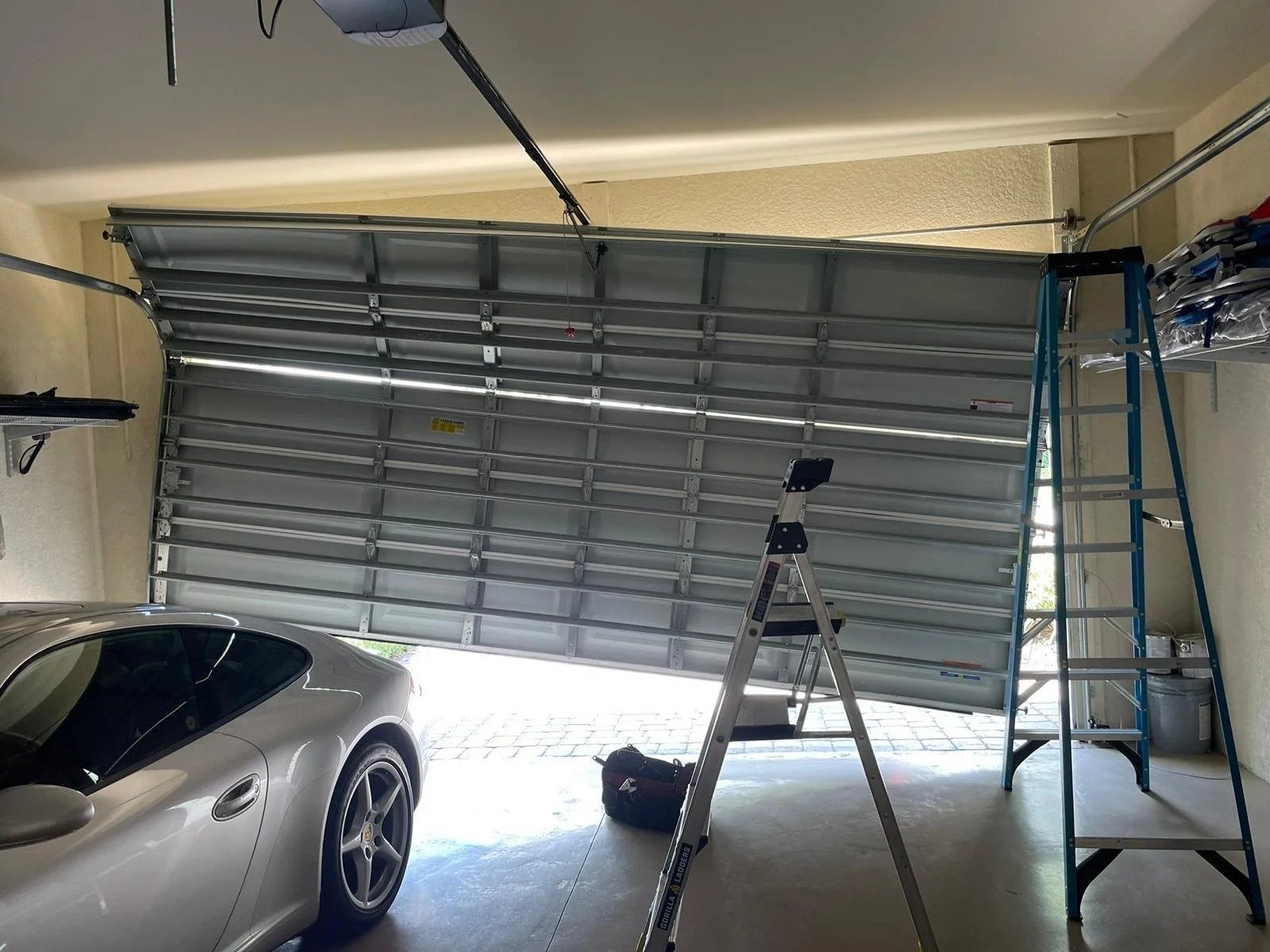 Off-track garage door repair Milton